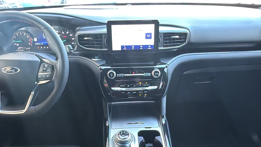 Ford Explorer photo 10