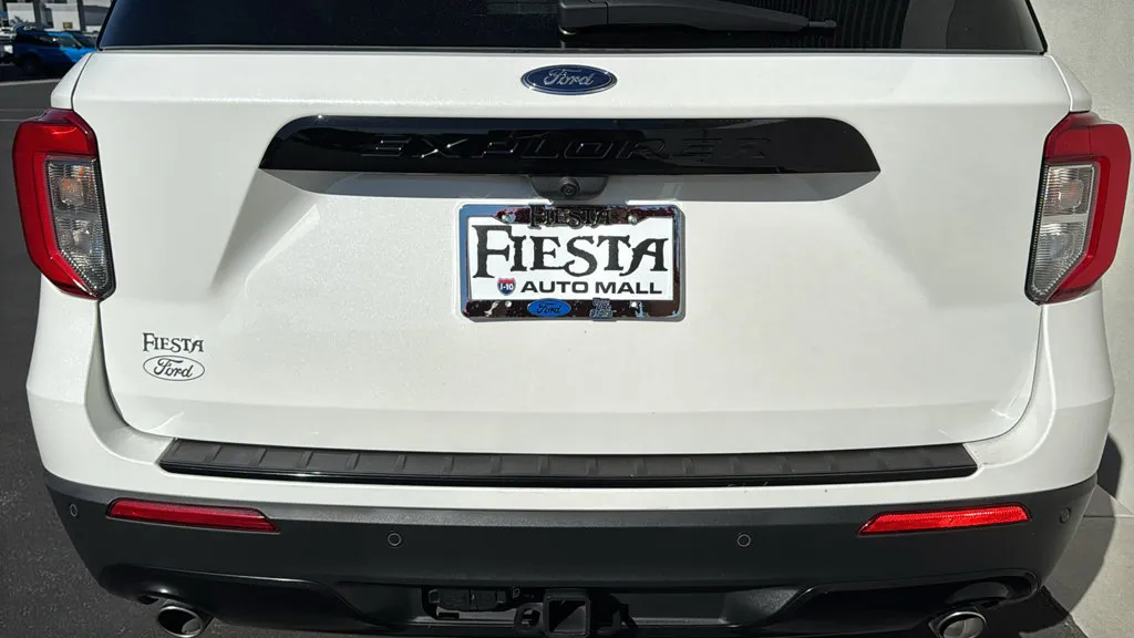 Ford Explorer photo 8