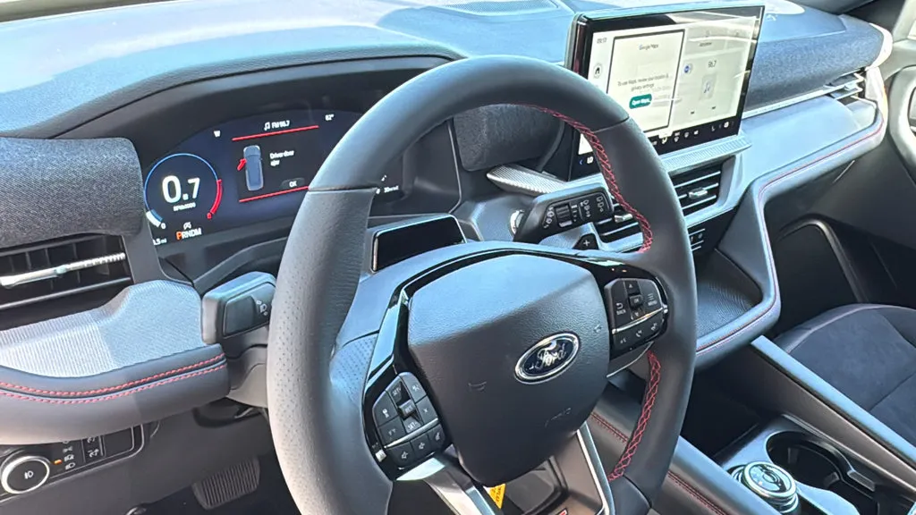Ford Explorer photo 12