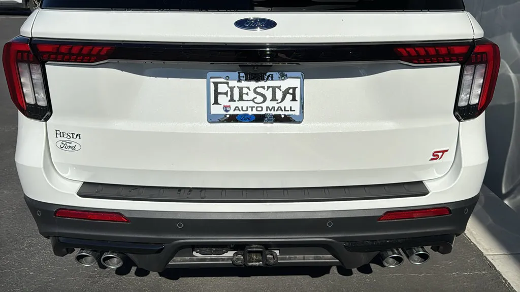 Ford Explorer photo 5