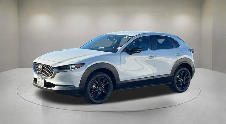Mazda CX-30 photo 2