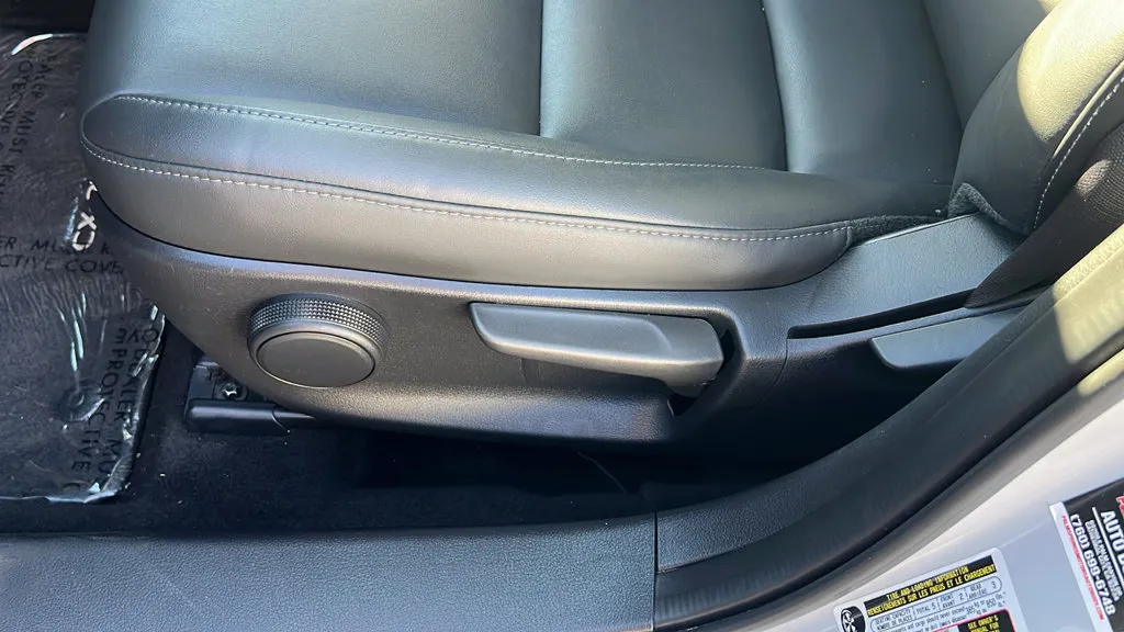 Mazda CX-30 photo 11
