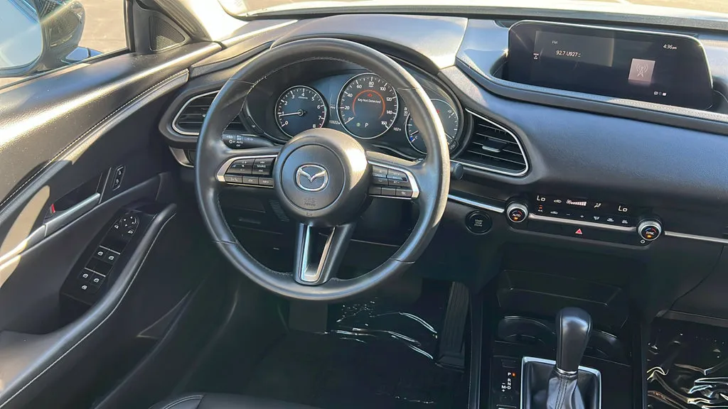 Mazda CX-30 photo 9