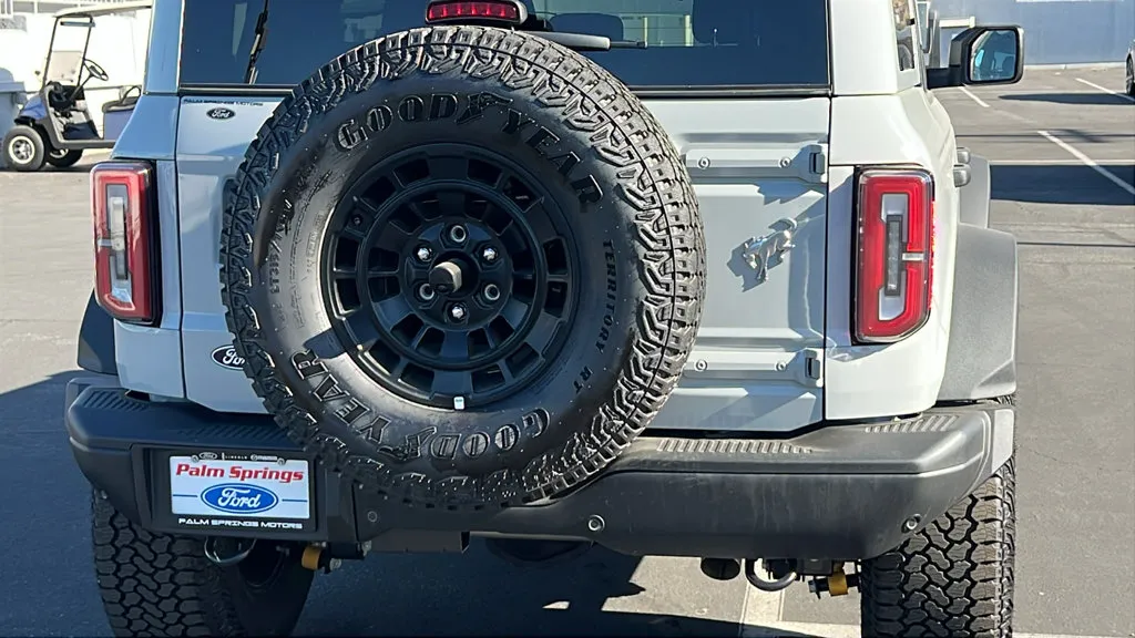 Ford Bronco photo 6