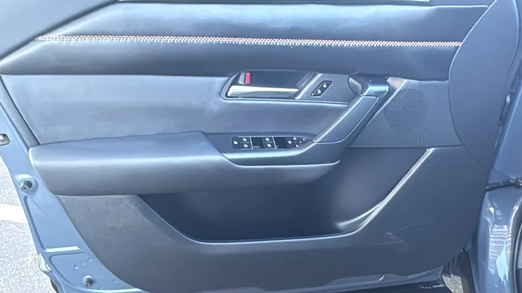 Mazda CX-50 photo 18