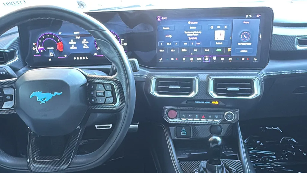 Ford Mustang photo 9