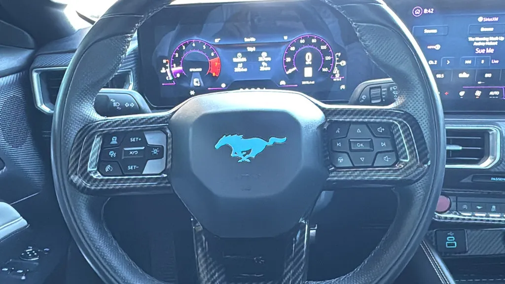Ford Mustang photo 10