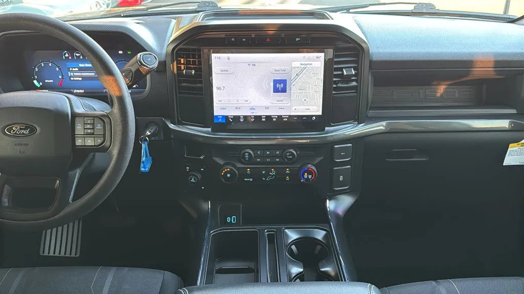 Ford F-150 photo 11