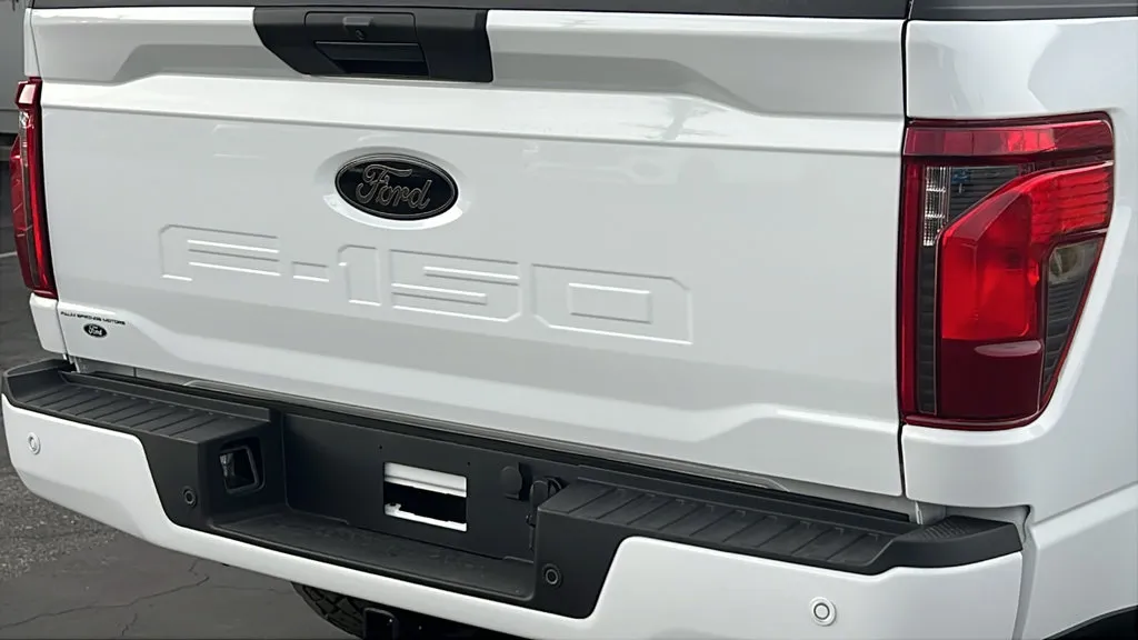 Ford F-150 photo 6