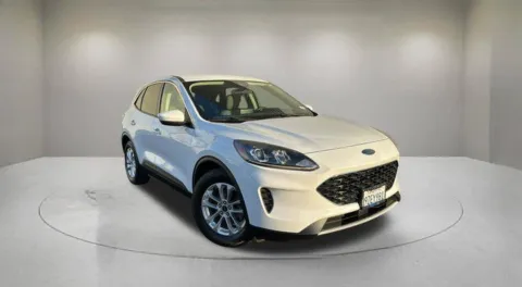 White 2020 Ford Escape SE for sale in Indio, CA