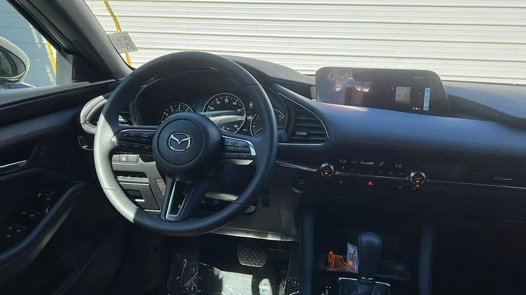 Mazda Mazda3 photo 12