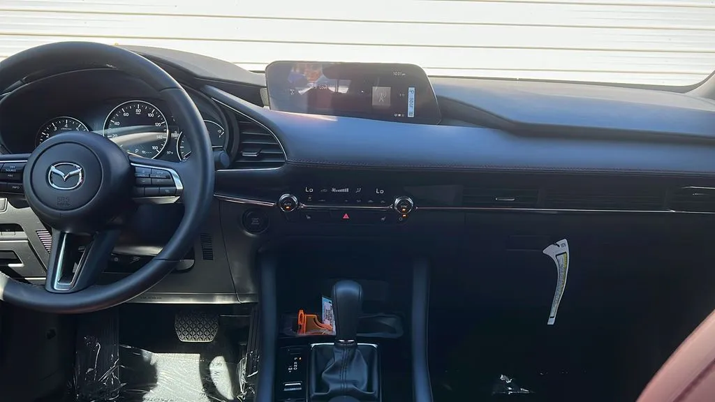 Mazda Mazda3 photo 11