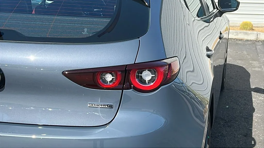 Mazda Mazda3 photo 10