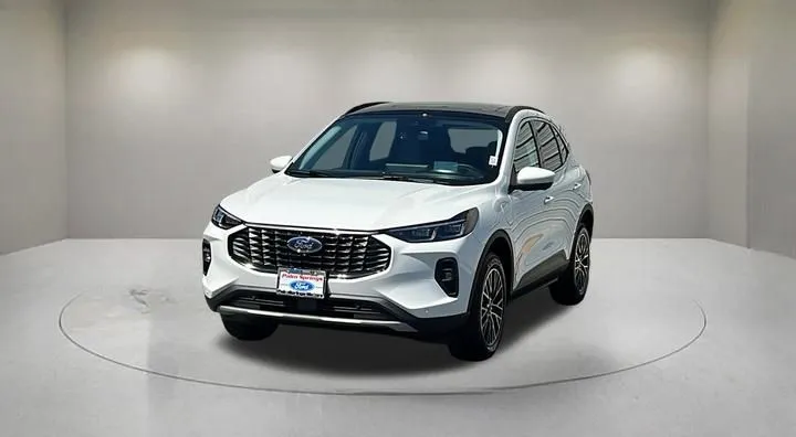 Ford Escape photo 3
