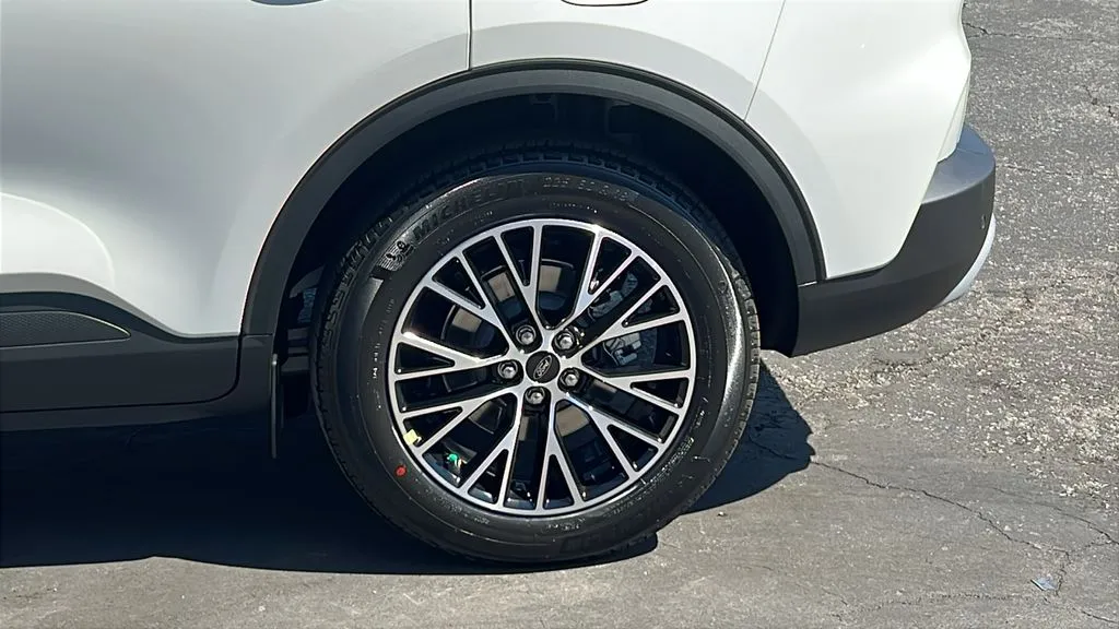 Ford Escape photo 11
