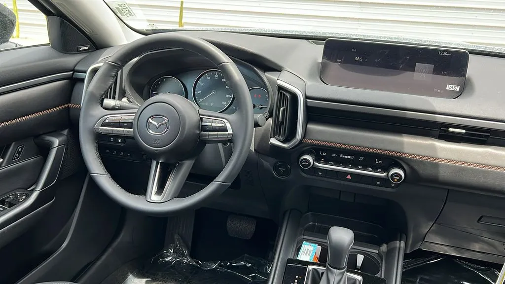 Mazda CX-50 photo 15