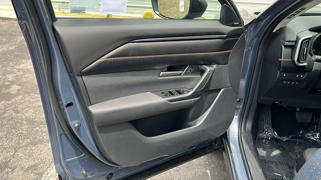 Mazda CX-50 photo 21