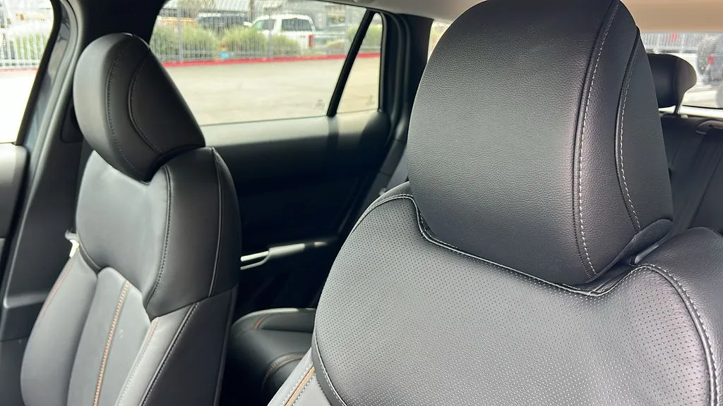 Mazda CX-50 photo 19