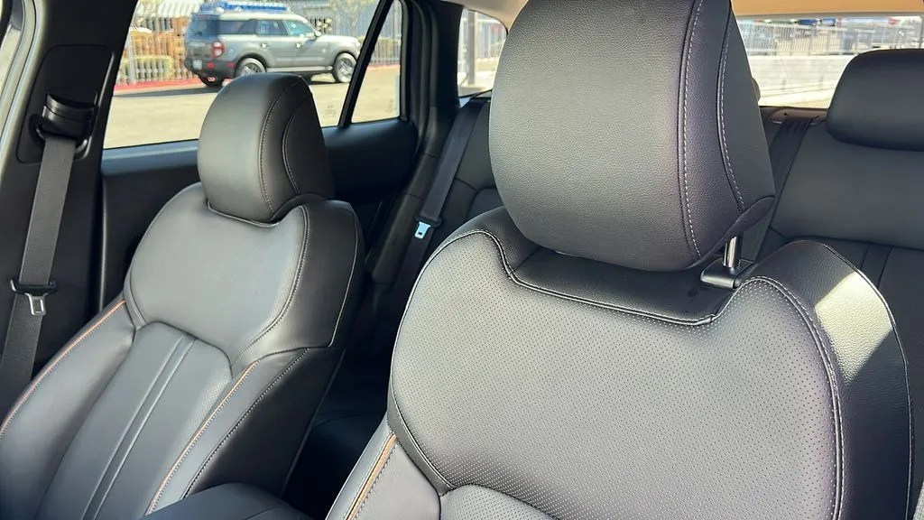 Mazda CX-50 photo 12