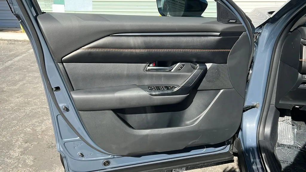 Mazda CX-50 photo 11