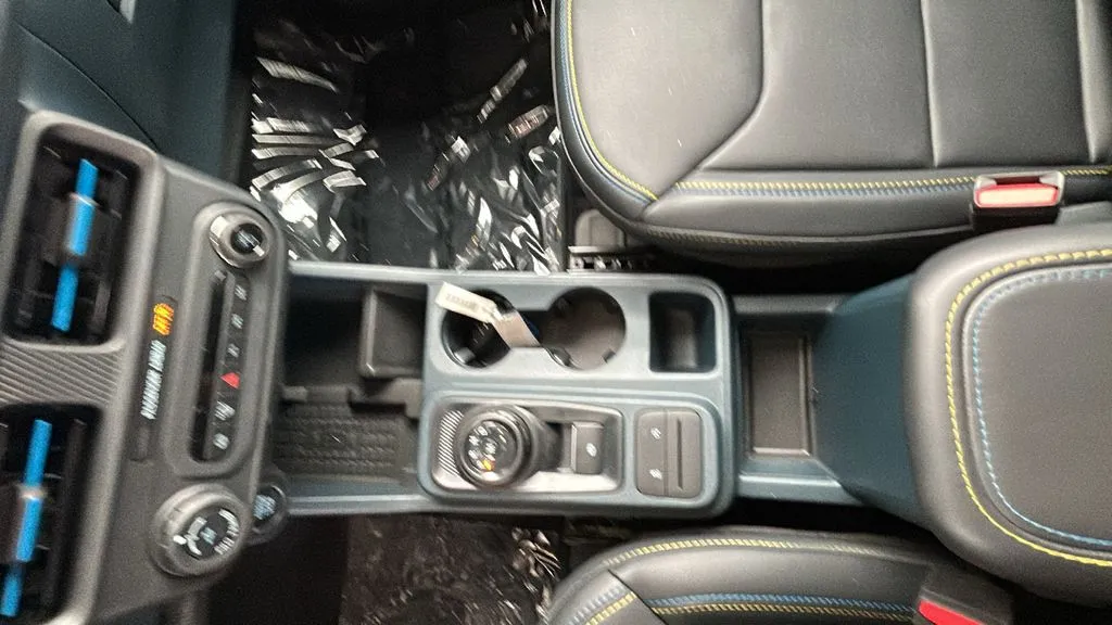 Ford Maverick photo 16