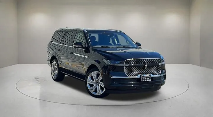 2025 Lincoln Navigator Reserve 4WD's photo