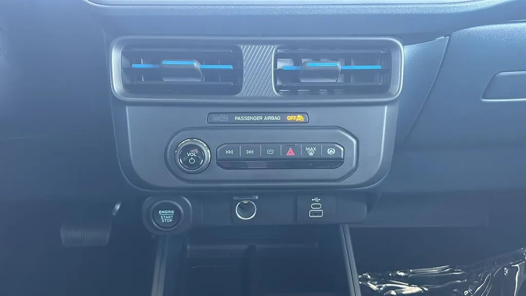 Ford Maverick photo 10