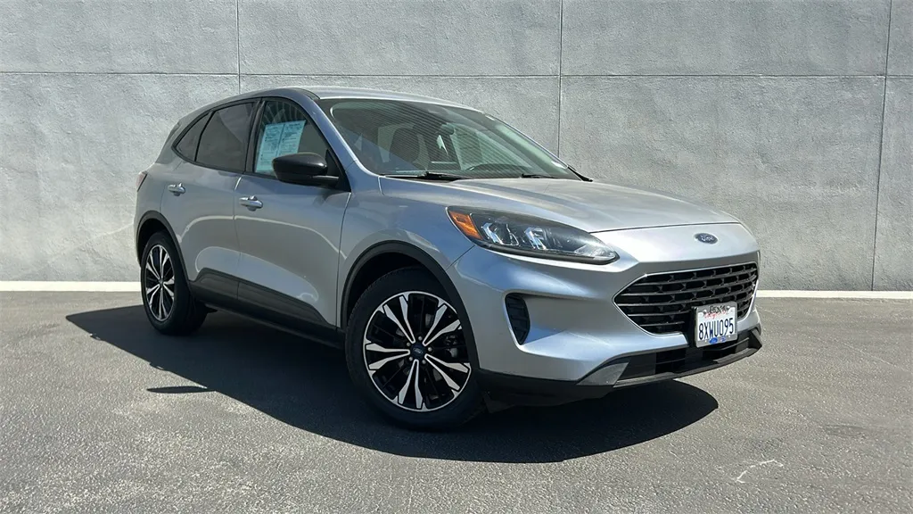 Silver 2021 Ford Escape SE for sale in Indio, CA