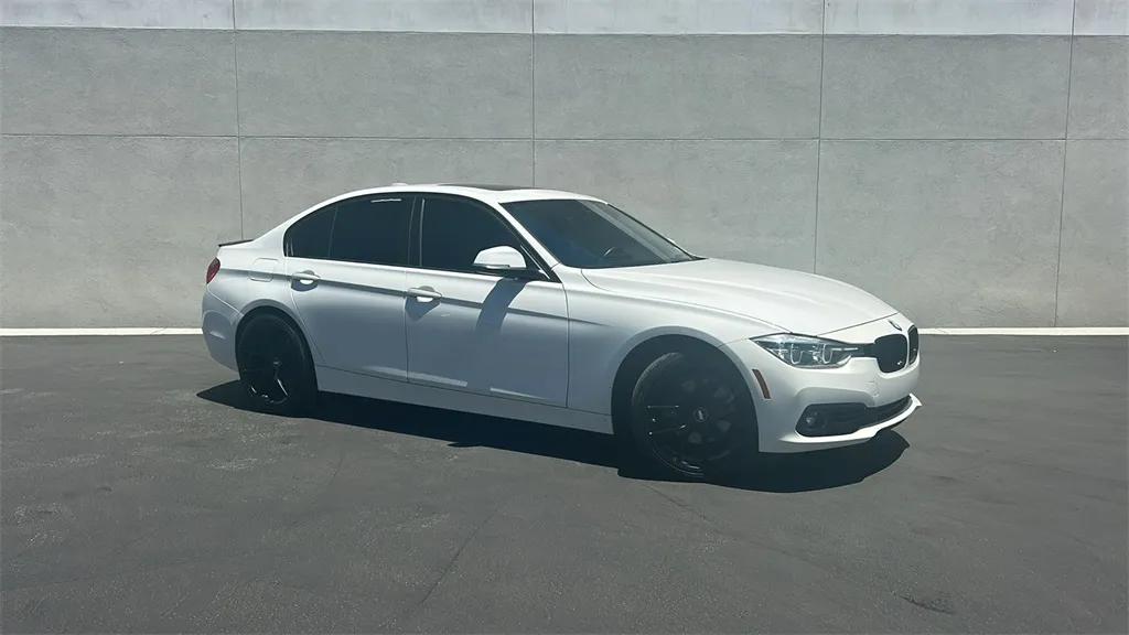 White 2018 BMW 3 Series 320i for sale in Indio, CA