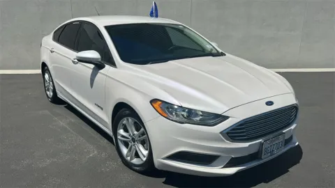 White 2018 Ford Fusion Hybrid SE for sale in Indio, CA