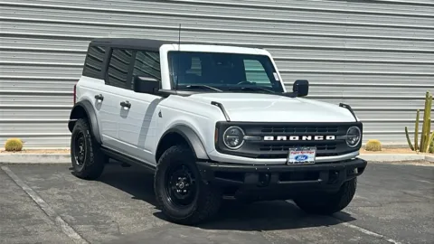 White 2022 Ford Bronco Black Diamond for sale in Indio, CA