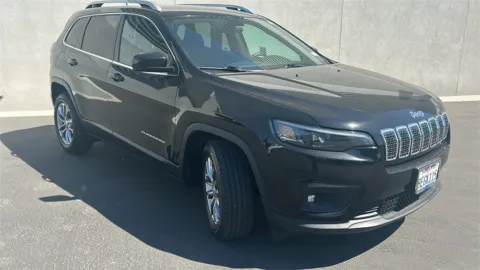 Black 2019 Jeep Cherokee Latitude Plus for sale in Indio, CA