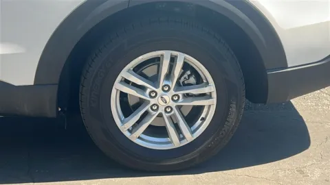 More photos of 2022 Ford Explorer XLT at Fiesta Ford, Inc., CA
