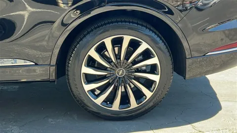 More photos of 2020 Lincoln Aviator Plug-In Hybrid Black Label Grand Touring at Fiesta Ford, Inc., CA