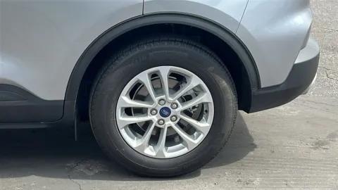 More photos of 2022 Ford Escape SE at Fiesta Ford, Inc., CA