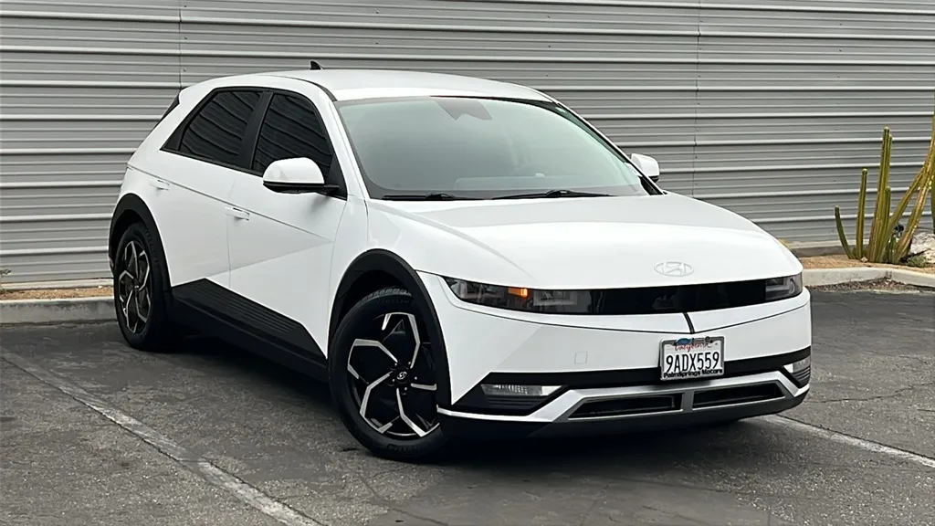 White 2022 Hyundai IONIQ 5 SE for sale in Indio, CA