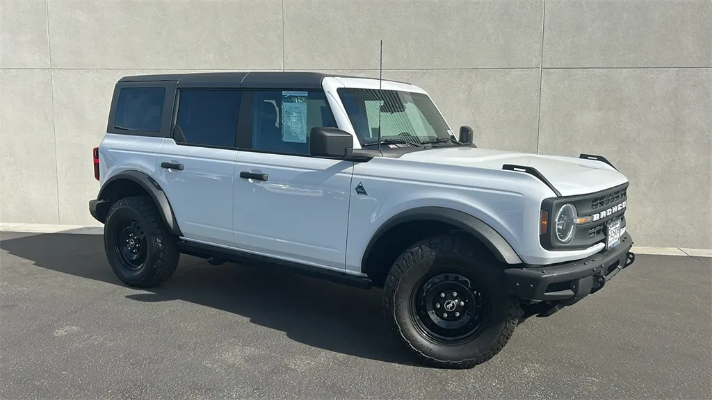 White 2022 Ford Bronco Black Diamond for sale in Indio, CA