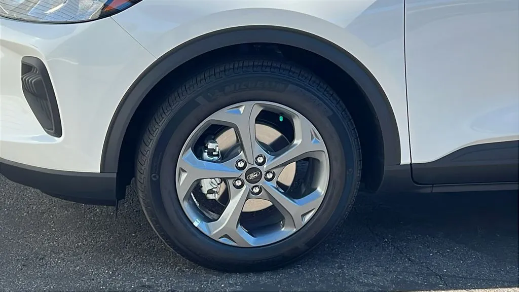 Ford Escape photo 6