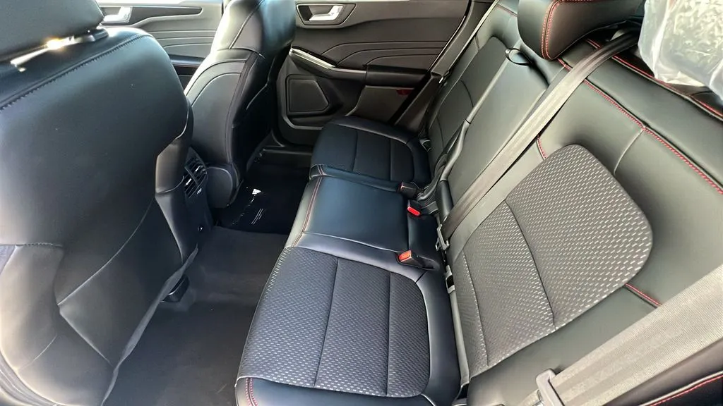 Ford Escape photo 9