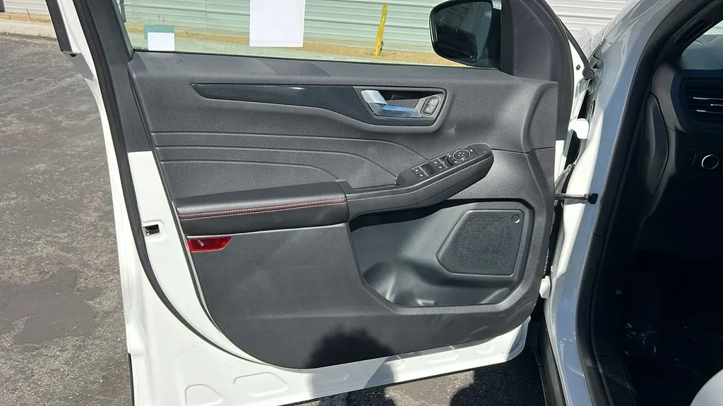 Ford Escape photo 13
