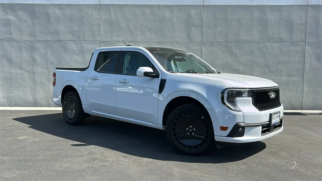 White 2025 Ford Maverick Lobo Standard for sale in Indio, CA