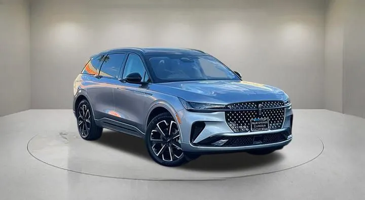 2026 Lincoln Nautilus Reserve AWD's photo