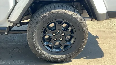 More photos of 2023 Jeep Gladiator Willys at Fiesta Ford, Inc., CA