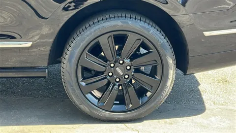 More photos of 2023 Lincoln Navigator Reserve at Fiesta Ford, Inc., CA