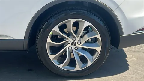 More photos of 2025 Lincoln Aviator Premiere at Fiesta Ford, Inc., CA