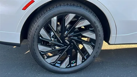 More photos of 2026 Lincoln Nautilus Black Label at Fiesta Ford, Inc., CA