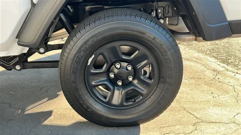 More photos of 2024 Jeep Gladiator Sport at Fiesta Ford, Inc., CA