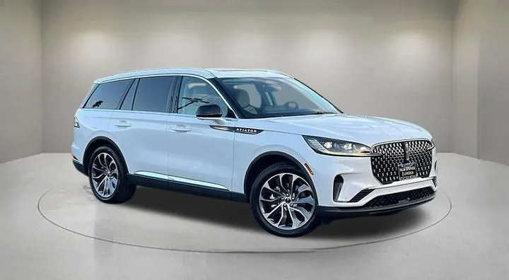 White 2025 Lincoln Aviator Premiere for sale in Indio, CA