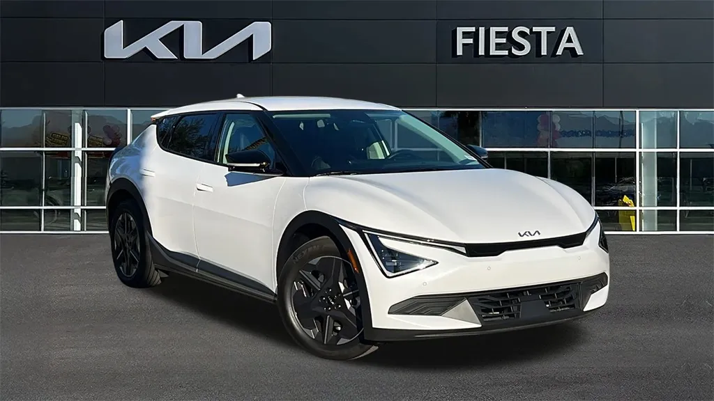 White 2025 Kia EV6 Light for sale in Indio, CA