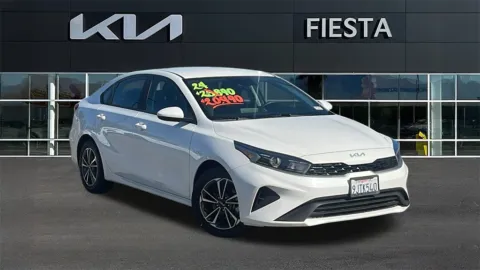 White 2024 Kia Forte LXS for sale in Indio, CA